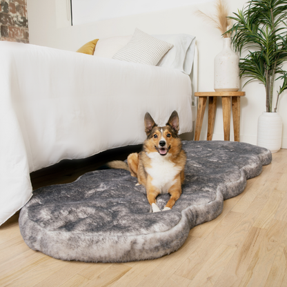 PupRug® Runner Luxe - Komfortables Chinchilla-Fell Hundebett mit Memory-Schaum für ultiven Komfort