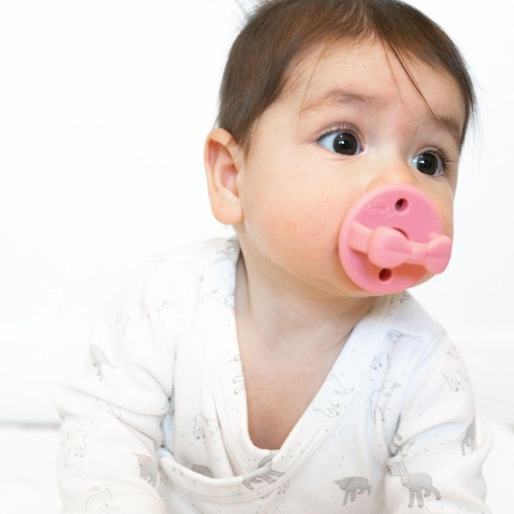 Dirt and Comfort: Sweetie Soother™ Orthodontic Silicone Pacifier for Babies 6 to 18 Months