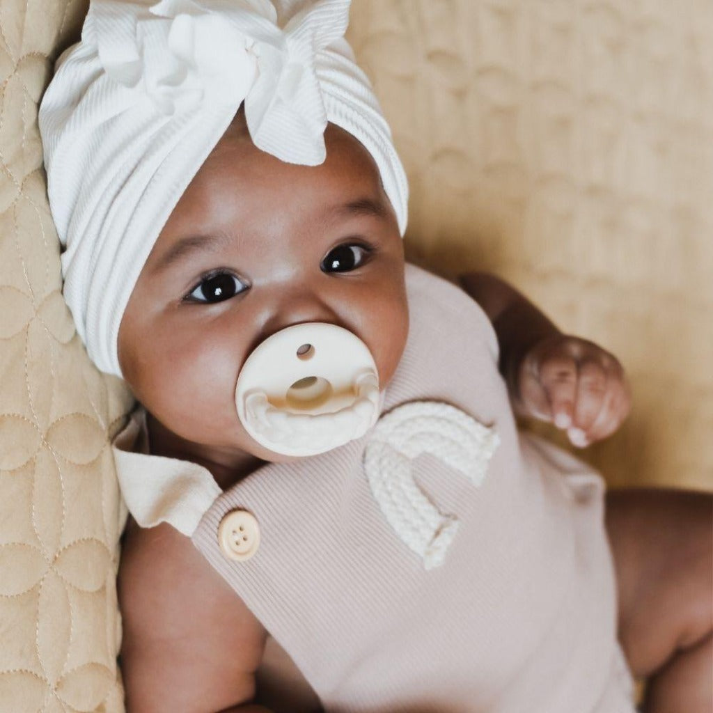 Dirt and Comfort: Sweetie Soother™ Orthodontic Silicone Pacifier for Babies 6 to 18 Months