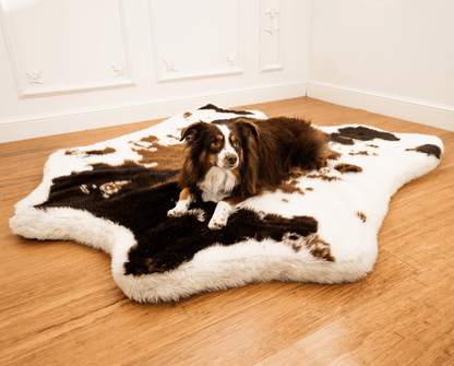 PupRug® Komfortabler Tierprint-Schaumstoff-Hundesofa – Braunes Kunst-Kuhfell