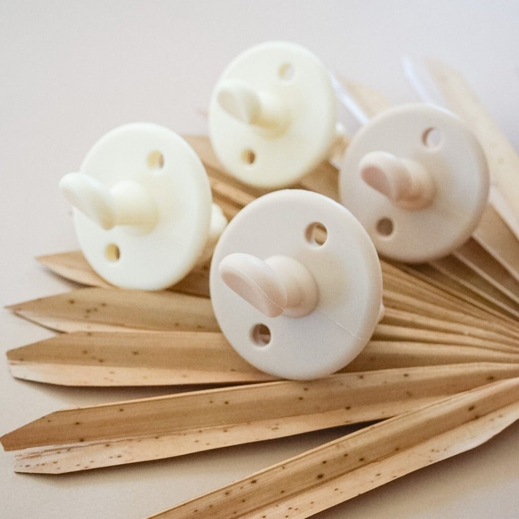 Dirt and Comfort: Sweetie Soother™ Orthodontic Silicone Pacifier for Babies 6 to 18 Months