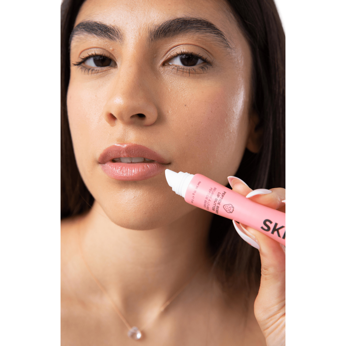 Lèvres Hydratées et Pulpées avec Berry Peptide Lip Butter