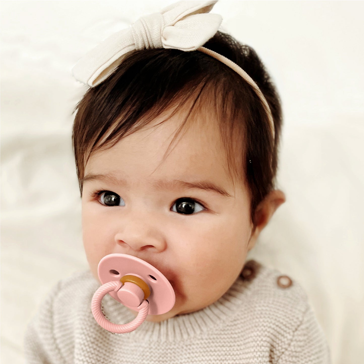 Itzy Soother™ Natural Rubber Pacifier for Babies 6-18 Months