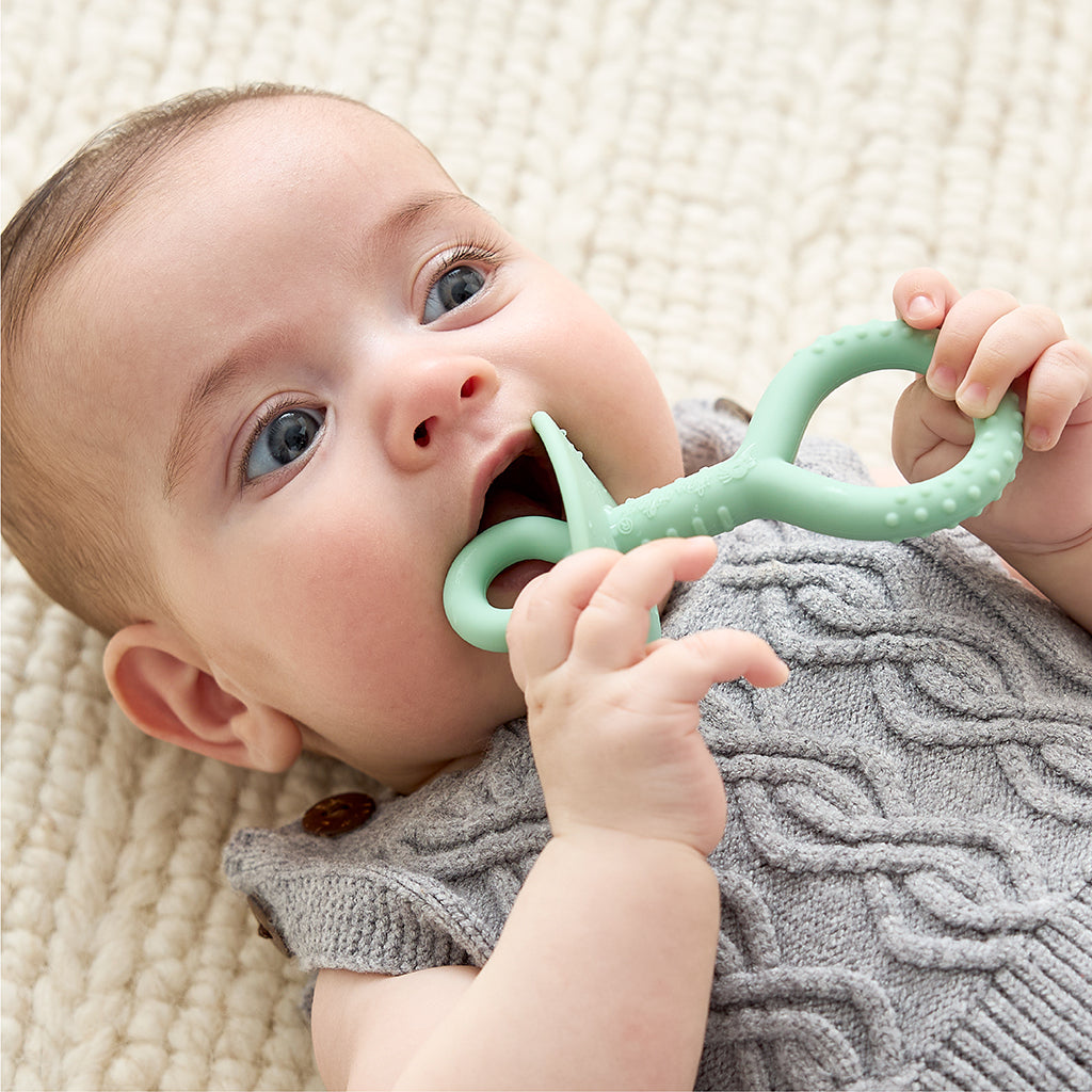 Itzy Pre-Meal Teething Ring Set for Optimal Relaxation and Soothing