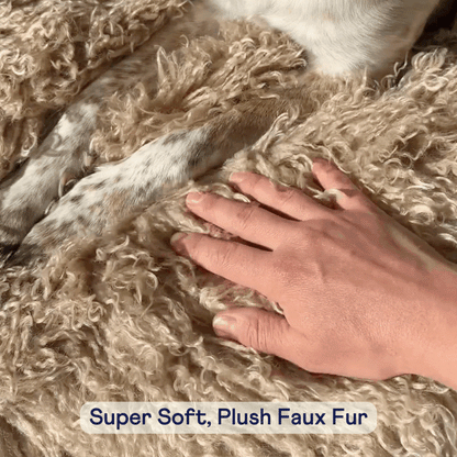 PupRug® Luxe Faux Fur Orthopädisches Hundebett – Weiche Schaffel-Fell-Optik in Tan