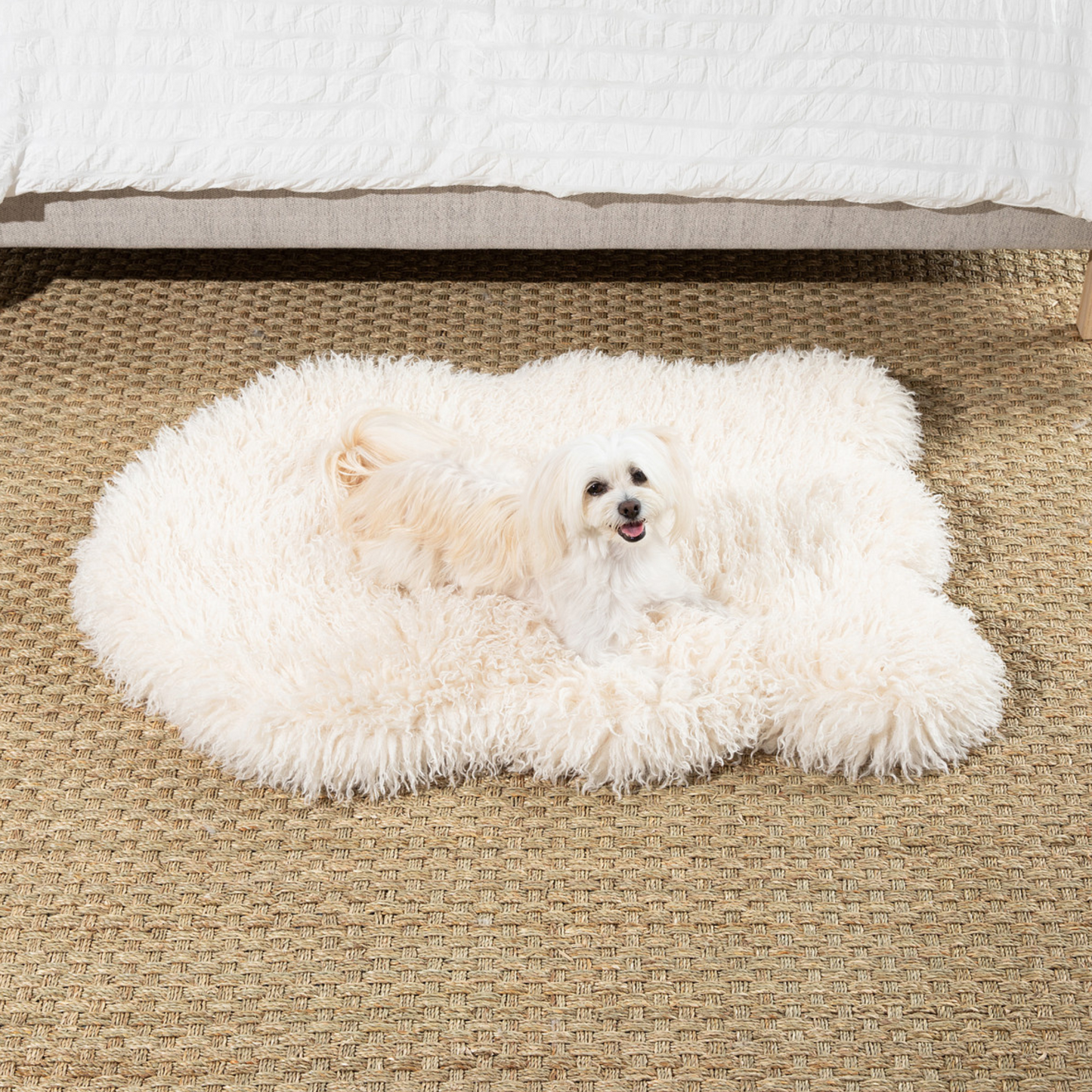 PupRug® Luxe Faux Fur Orthopedic Hundebett – Weiches Schafsvlies in Elfenbeinoptik
